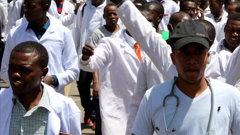 Ondo doctors suspend strike, tell Akeredolu to pay outstanding salaries