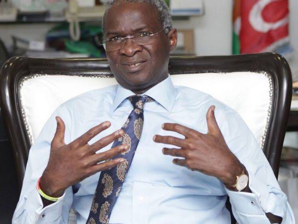 FG currently carrying out 43 road projects in Nigerian tertiary institutions – Fashola