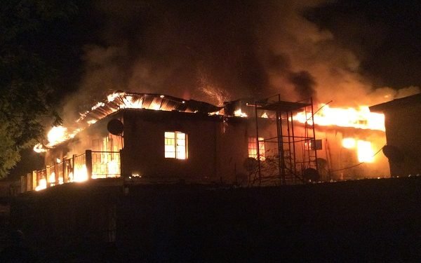 Suspected miscreants set houses, vehicles ablaze in Mushin