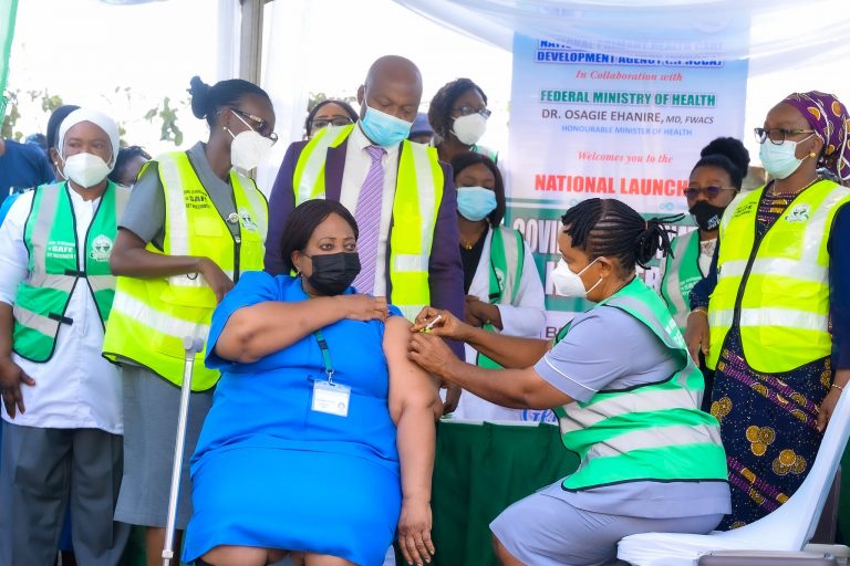 COVID-19 vaccine: Nigeria vaccinates 1.09M persons with first dose